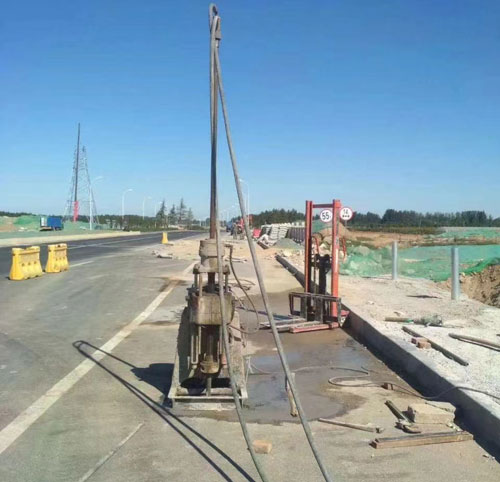 达坂城公路高聚物注浆加固